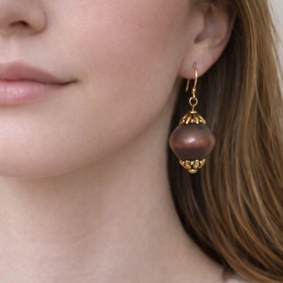 Jewelry - Elegant Gold and Brown Earrings